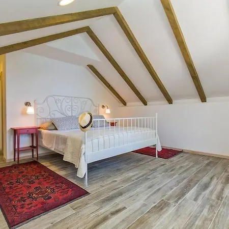 Casa vacanze Kamena Kuca Prvi Red Do Mora S Vrtom