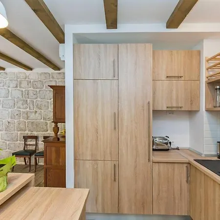 Casa vacanze Kamena Kuca Prvi Red Do Mora S Vrtom