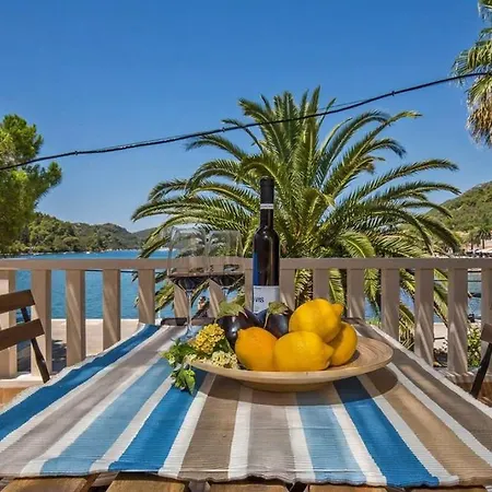 Casa vacanze Kamena Kuca Prvi Red Do Mora S Vrtom