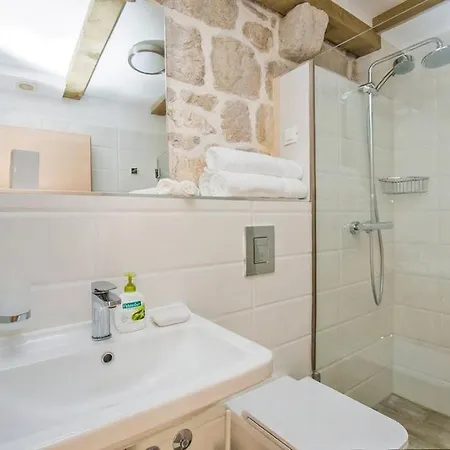 Casa vacanze Kamena Kuca Prvi Red Do Mora S Vrtom Šipanska Luka